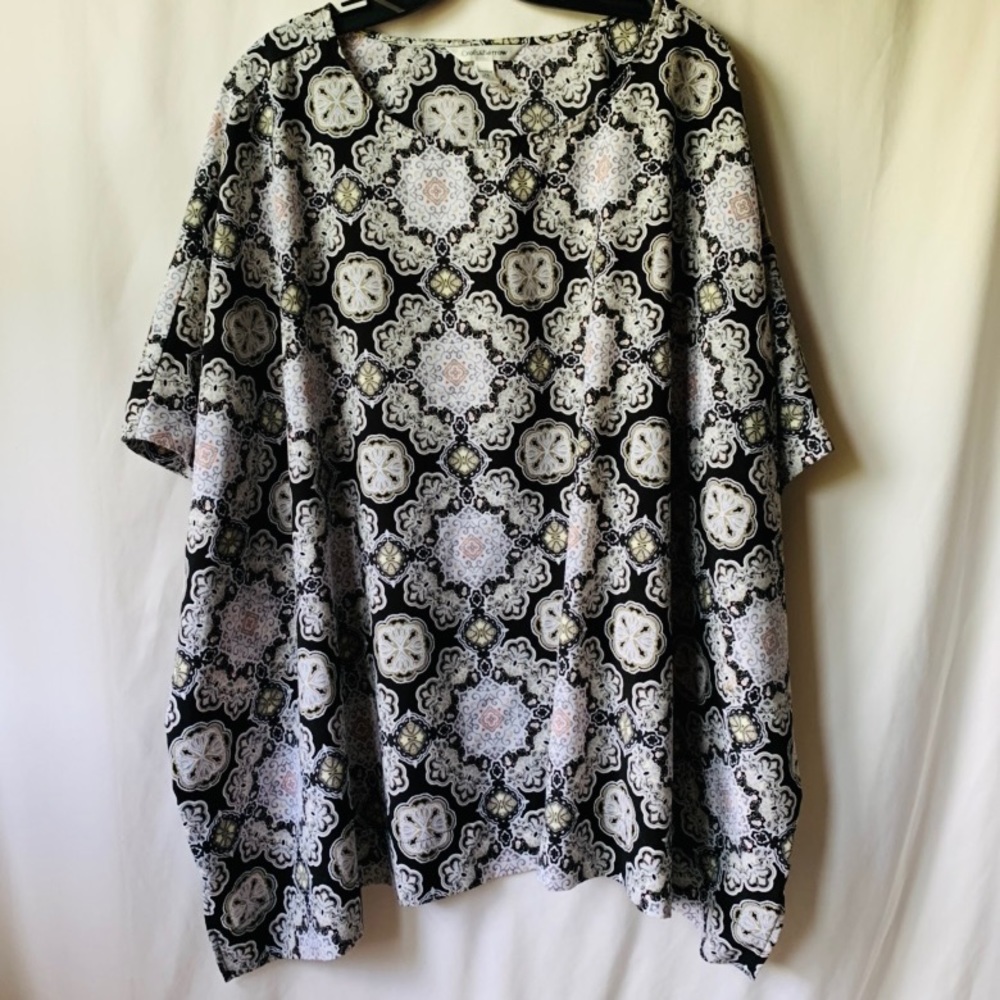 Croft and Barrow mandala pattern top